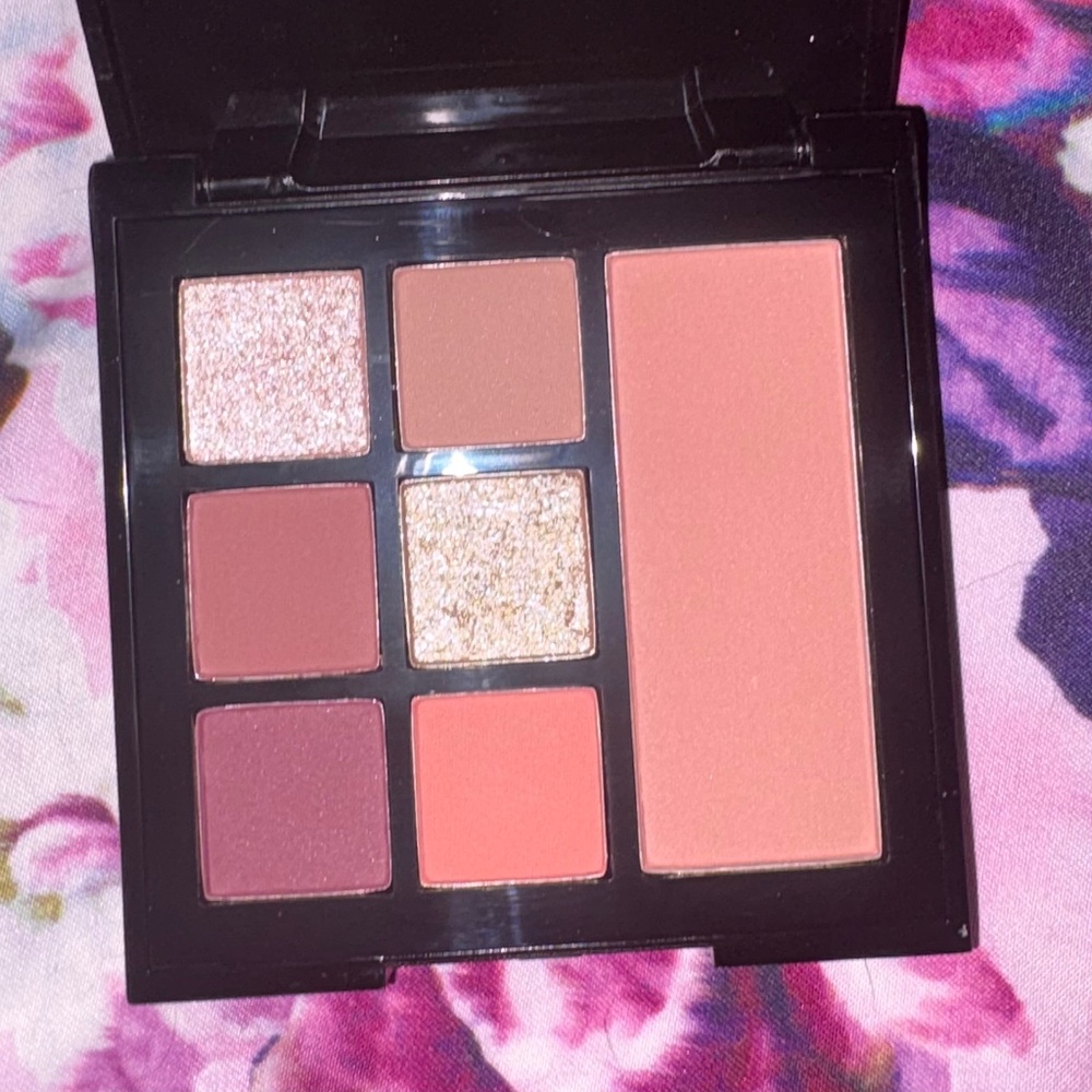 What’s Up Beauty Flirtique Eye & Cheek Palette